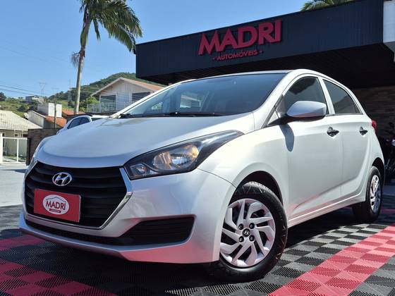 HYUNDAI HB20 1.0 COMFORT 12V FLEX 4P MANUAL HYUNDAI HB20 1.0 COMFORT 12V FLEX 4P MANUAL